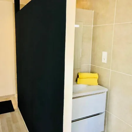 Chez Lena - T2 Cosy & Equipe - Proche Cite Medievale アパート *