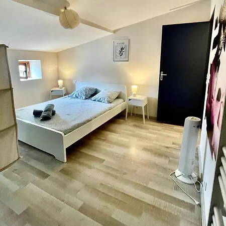 Chez Lena - T2 Cosy & Equipe - Proche Cite Medievale Apartment