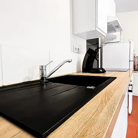 Apartment Chez Lena - T2 Cosy & Equipe - Proche Cite Medievale *