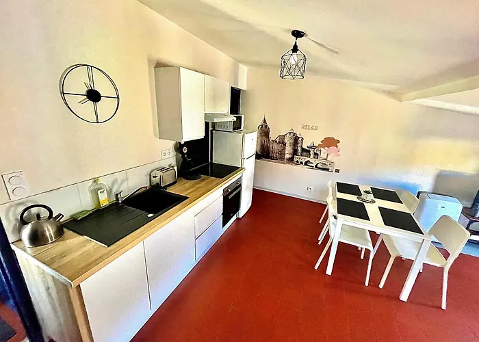 Apartment Chez Lena - T2 Cosy & Equipe - Proche Cite Medievale